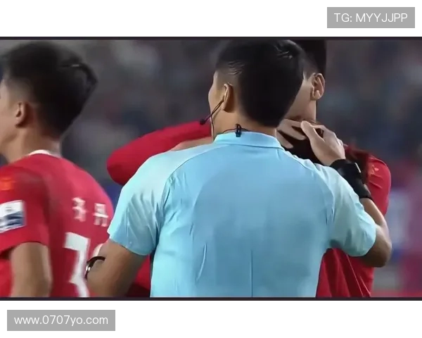 苏超焦点战：队医急救温情一幕 + 裁判争议判罚，苏州憾平连云港(1)